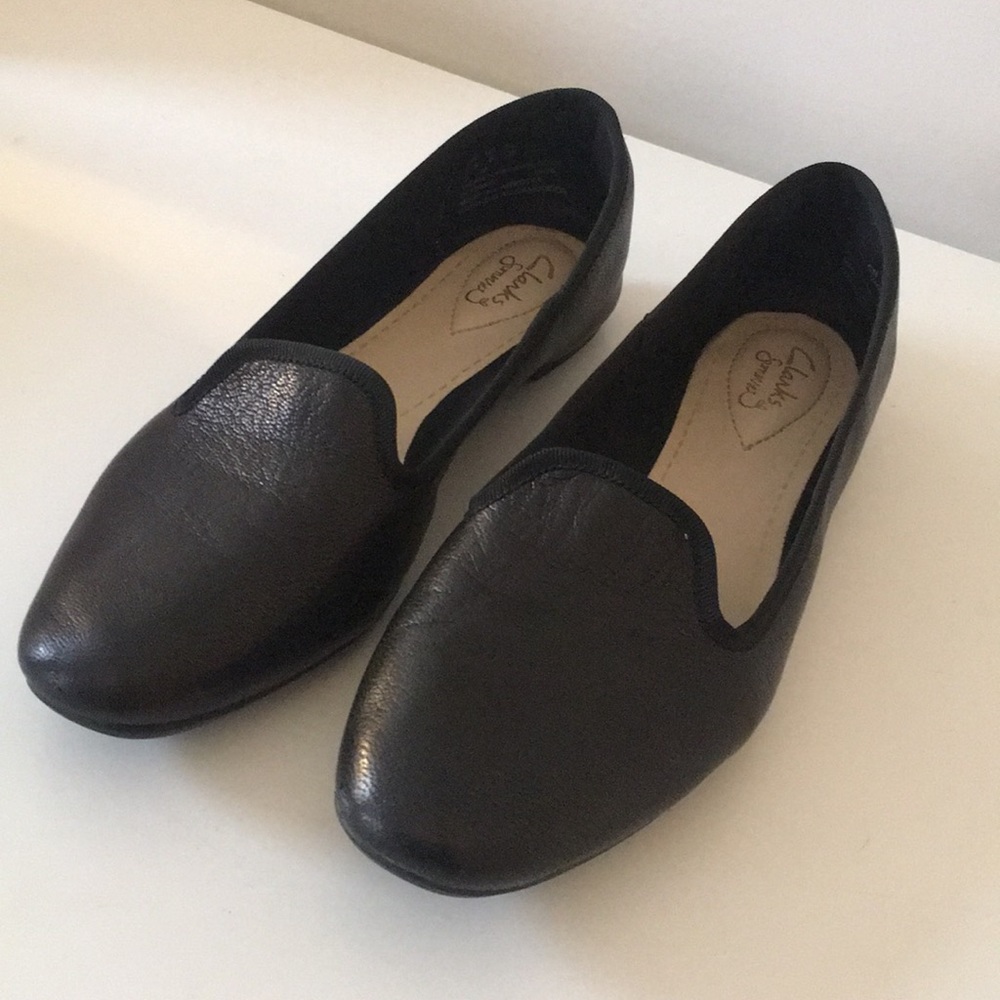 Clarks black leather flats